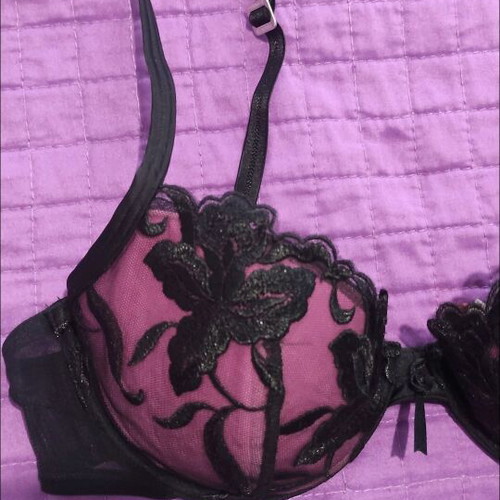 Triumph luxury bras like new, set of 2, white and black with lace