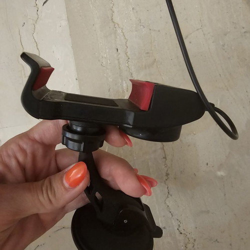 Sentio Bluetooth car kit and phone holder used