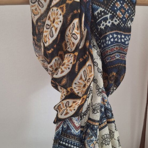 Scarf like new, multicolor