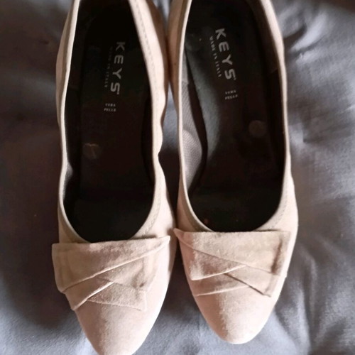 Keys beige leather pumps size 37 used, soft suede, 7 cm heel