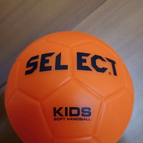 Select Micro (00) handball like new