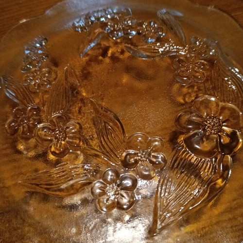 Set of 4 glass dessert plates like new with embossed flower design