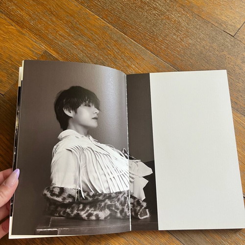 BTS Love Yourself Tear like new, version O with photocard and stand