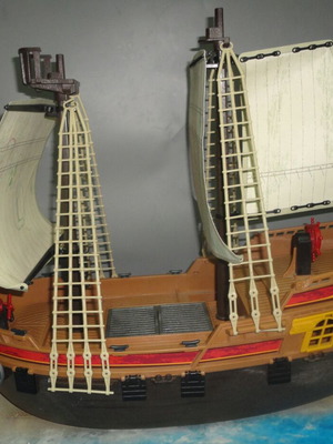 Playmobil Pirate Frigate 5135 used, missing parts and marker on sails