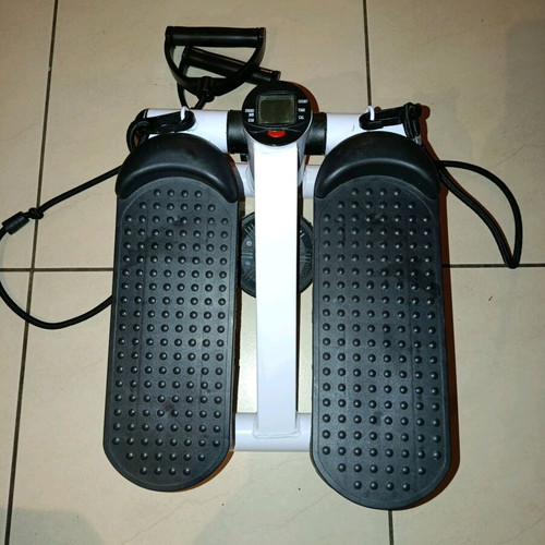 Mini stepper with resistance bands and LCD screen like new