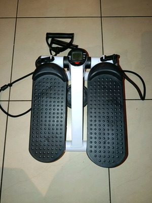 Mini stepper with resistance bands and LCD screen like new