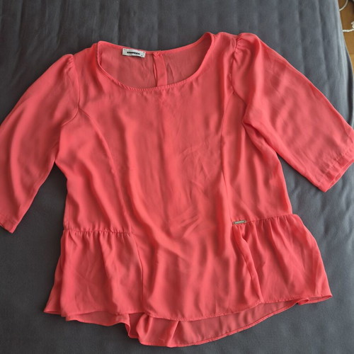 Matis coral top XL used, semi-transparent with decorative buttons