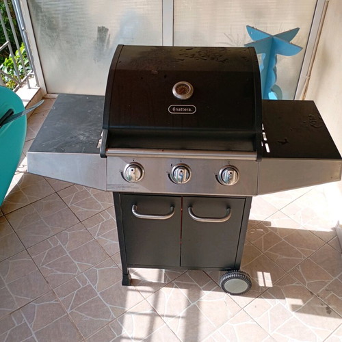 Bbq Nattera gas grill 3 burners used with side shelves