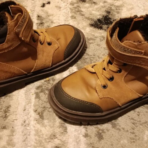 Mayoral kids boots size 28 like new brown