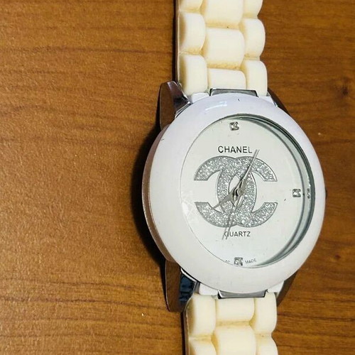 Wristwatch used with white rubber strap women's