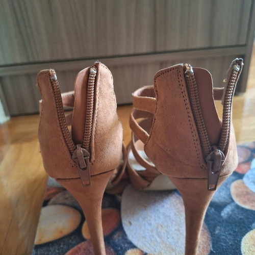 High Heeled Sandals Size 37 Tan Like New