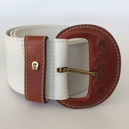 Etienne Aigner white wide belt like new, size 80