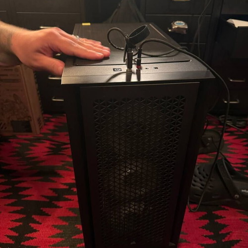 Gaming PC Ryzen 7 7800X3D RTX 4060 8GB 32GB DDR5 used