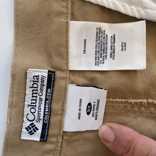 Columbia men's cargo shorts khaki size 3XL like new