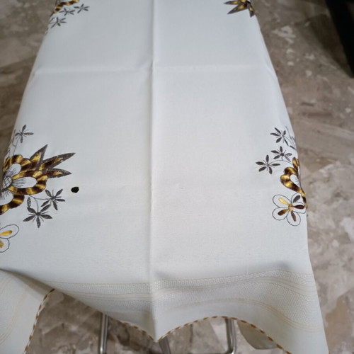 Machine Embroidery Tablecloth 70×70 cm like new