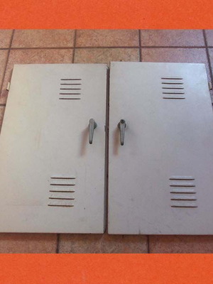 Μεταλλικά πορτάκια μεταχειρισμένα, σετ 2 με πόμολα, 46,5x80x2 cm