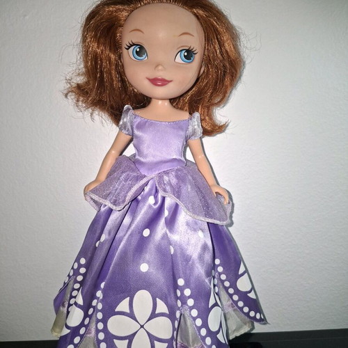 Disney Princess Sofia doll used with dress and hair wear