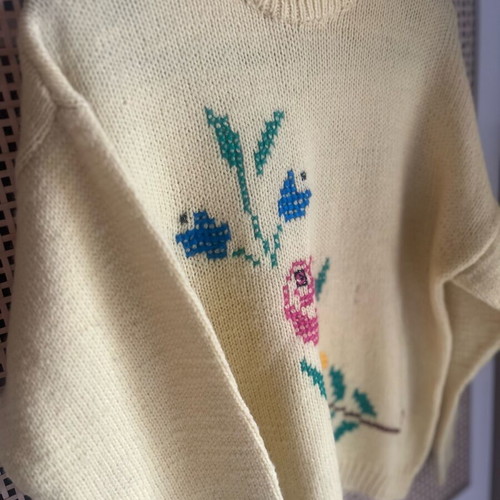 Vintage wool sweater yellow with embroidered design new