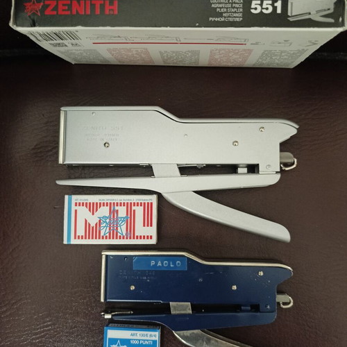 Zenith 551 Hand Stapler like new, made in Italy, full set