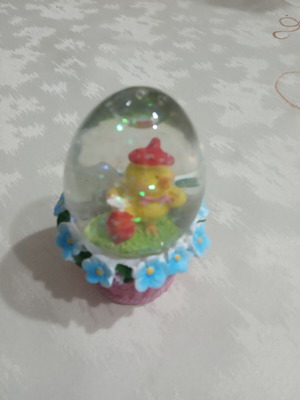 Glass Easter decoration like new