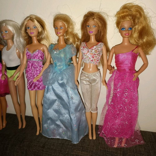 Lot of vintage dolls used with defects