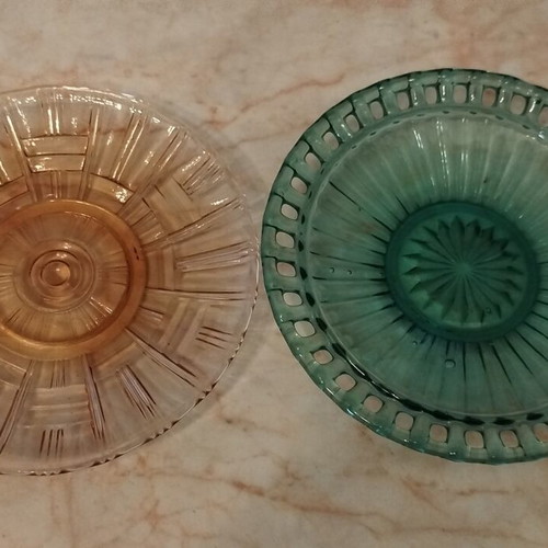 Vintage Depression Glass Dessert Plates Set of 8 like new