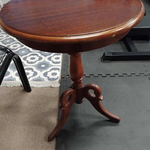 Rotonda classic coffee table used
