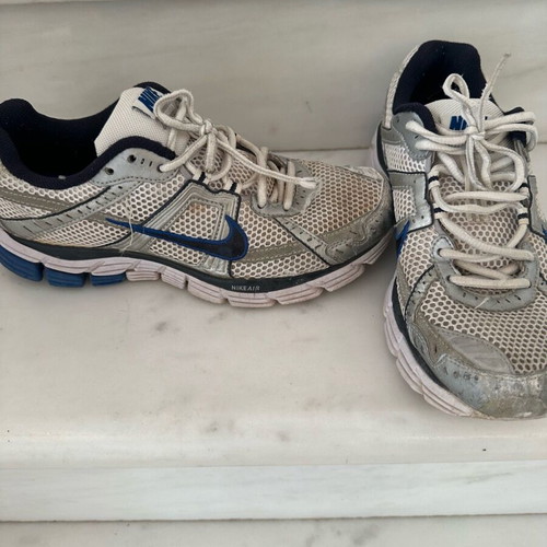 Nike men's athletic shoes used, size 42, white and blue