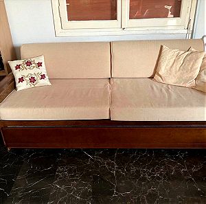 Καναπές που γίνεται διπλό κρεβάτι με στρώμα
