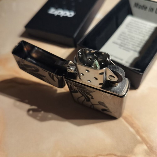 Zippo 29426 Lily – Brand New / Unused