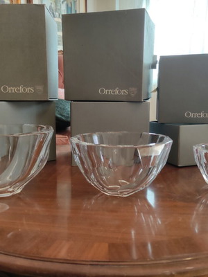 Orrefors bowls set of three like new, unused in box