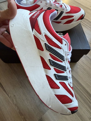 Adidas Adizero Aruku sneakers new, size 42.5, white and red