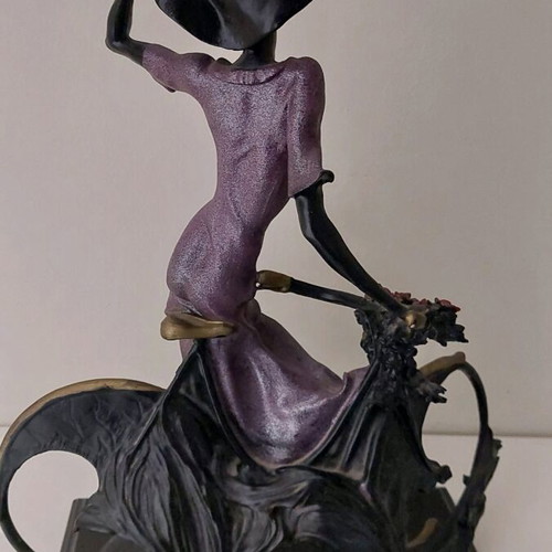 Decorative Cyclist sculpture like new, vintage, 40 cm height, wooden base