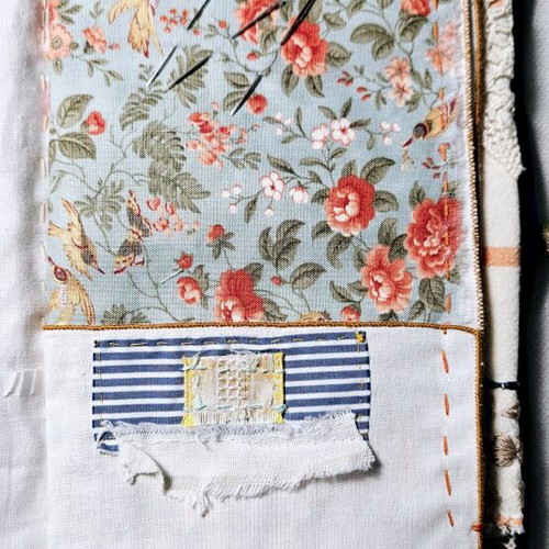 Handmade fabric needle and thread book pouch like new