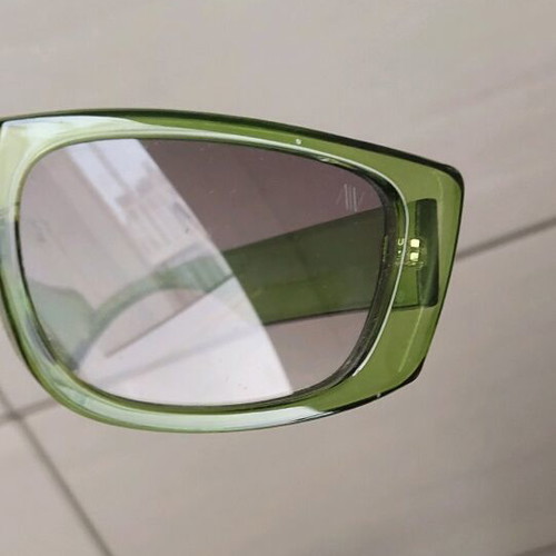 AV sunglasses like new, green