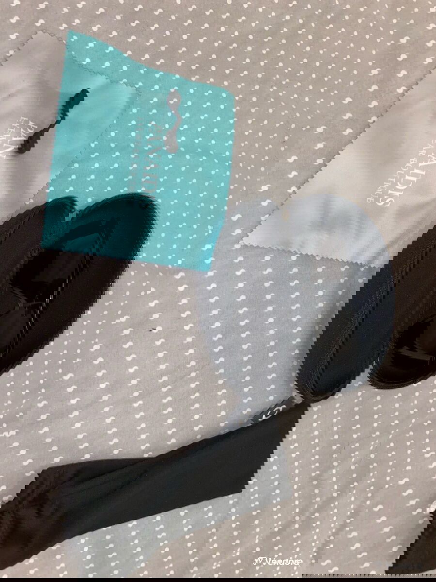 Oakley γυαλιά ηλίου καινούργια, μαύρα € 110,00