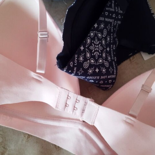 Set of 2 bras, size 36D/100E, blue and pink