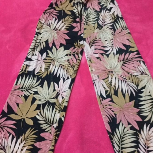 Pantelona with floral pattern like new, one size