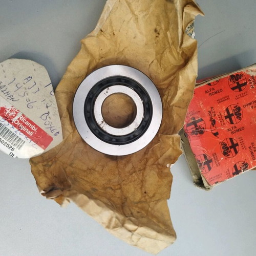 Bearing and seal for Alfa Romeo boxer engine new, genuine