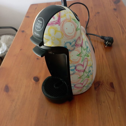 Dolce Gusto coffee machine like new with capsule by Krups