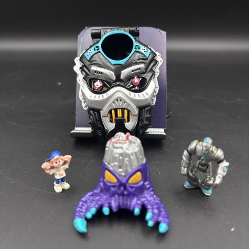 Mighty Max Horror Head Against Robot Droid Invader playset like new
