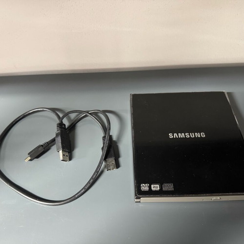 Samsung SE-S084 external DVD-RW USB like new, portable