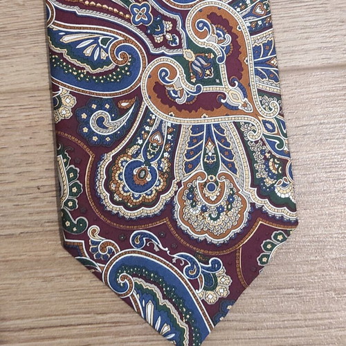 Italian silk tie like new, 100% silk Babylon Bus