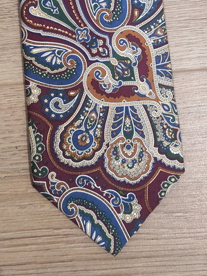 Italian silk tie like new, 100% silk Babylon Bus