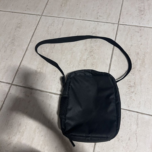 Ronaldo crossbody bag like new with bottle holder and zipper