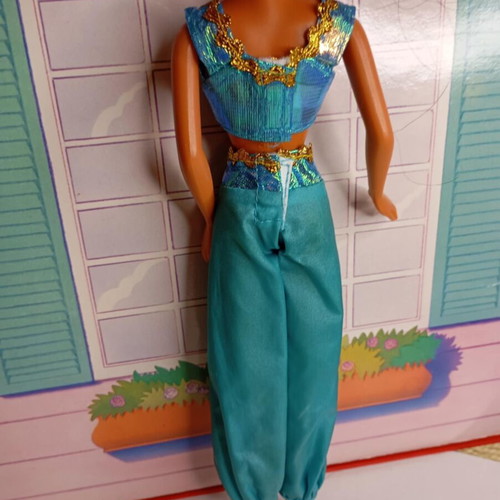 Disney Queens dolls used with character