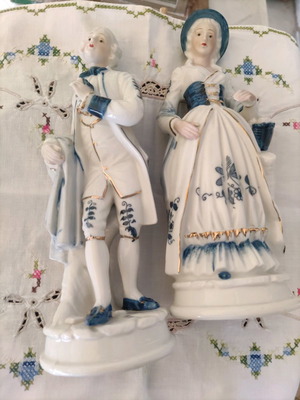 Porcelain vintage couple used, 22 cm height each