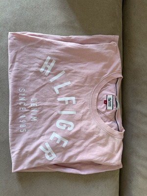 Tommy Hilfiger T-shirt, size S, pink