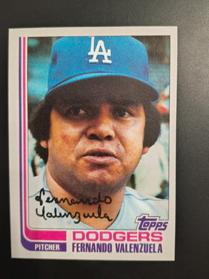 1982 Topps baseball card Fernando Valenzuela Los Angeles Dodgers like new