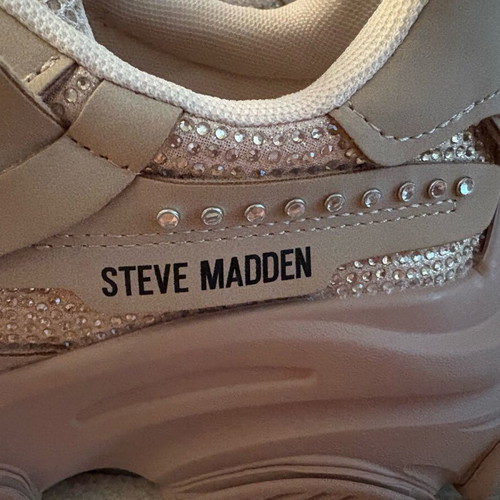 Steve Madden sneaker size 38 new, beige, narrow fit